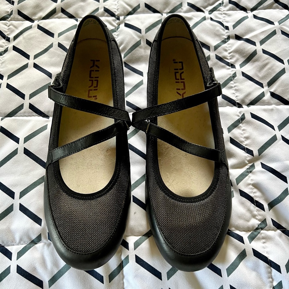 Kuru Luxe Vera womens flats shoe black size 10